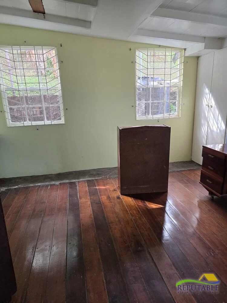 For Sale Richmond Hill Property — photo 2